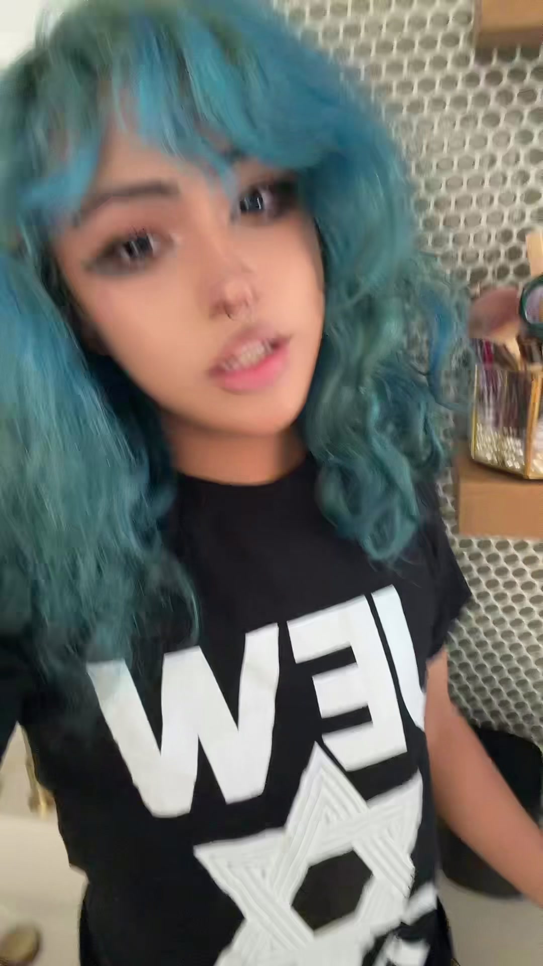 @mikeyndcheeze