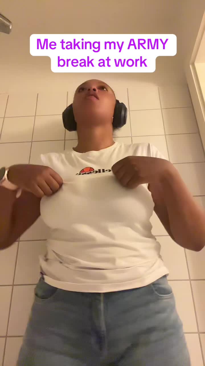 @Moniquee⟭⟬