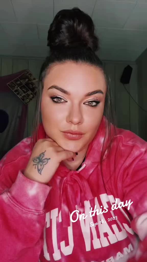 @QueenB28
