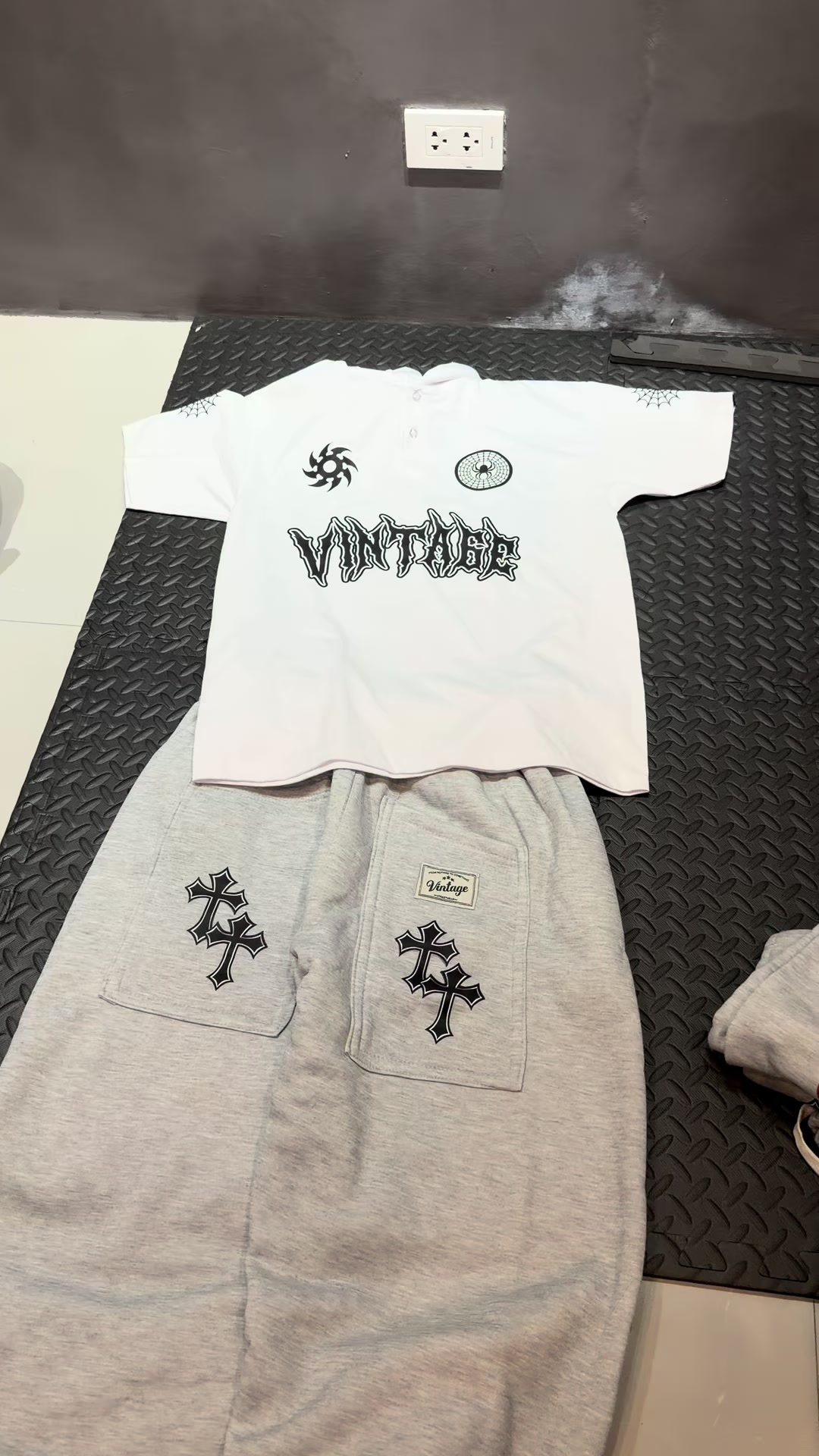 @VINTAGE STREETWEAR CLOTHING