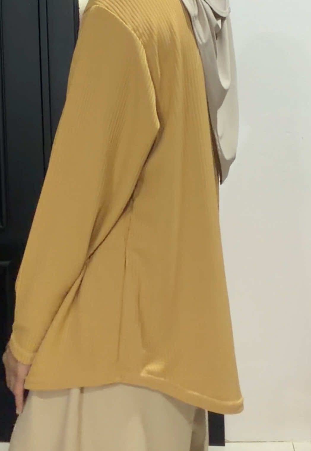 @mirrahisred