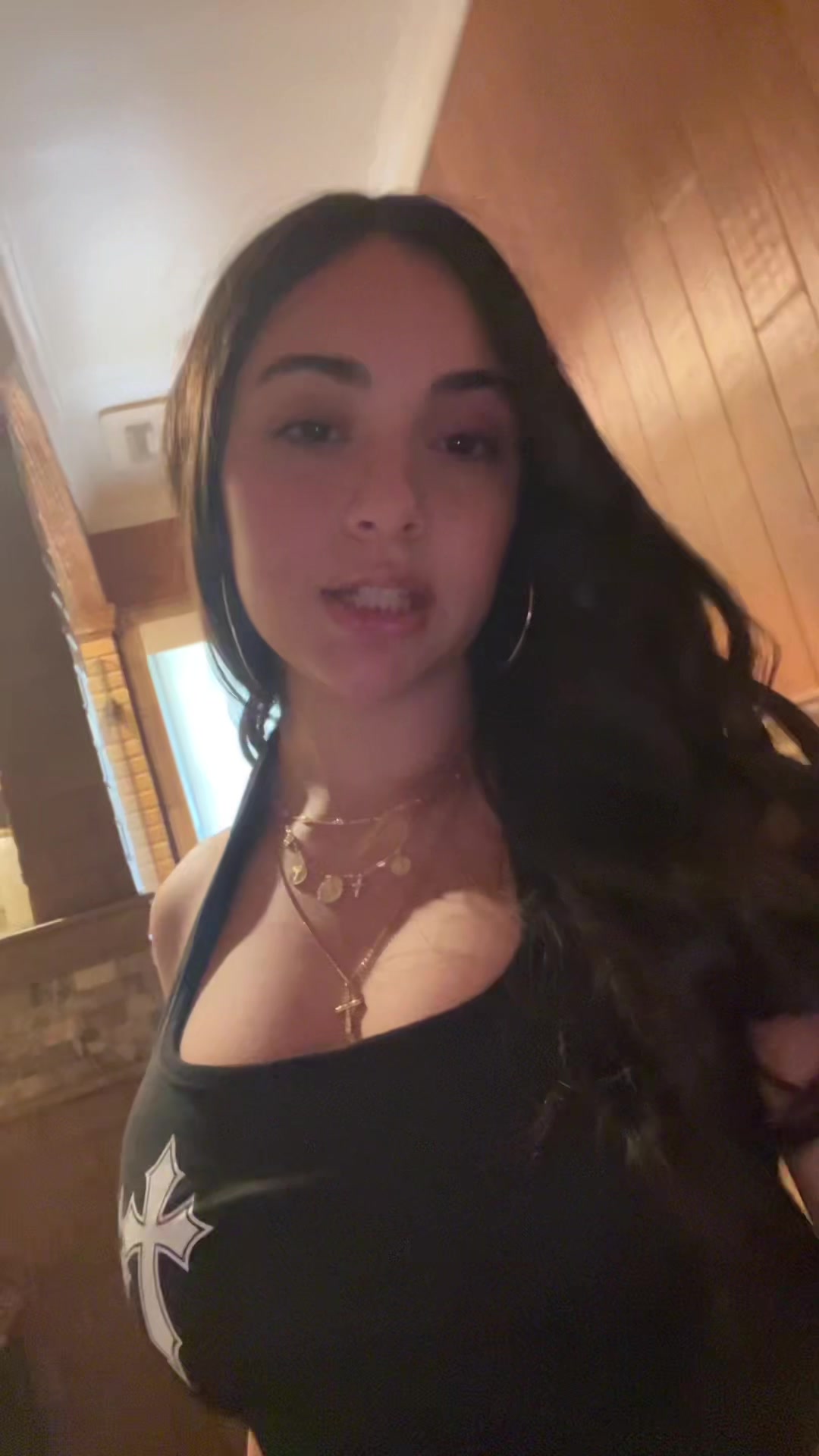 @Bella