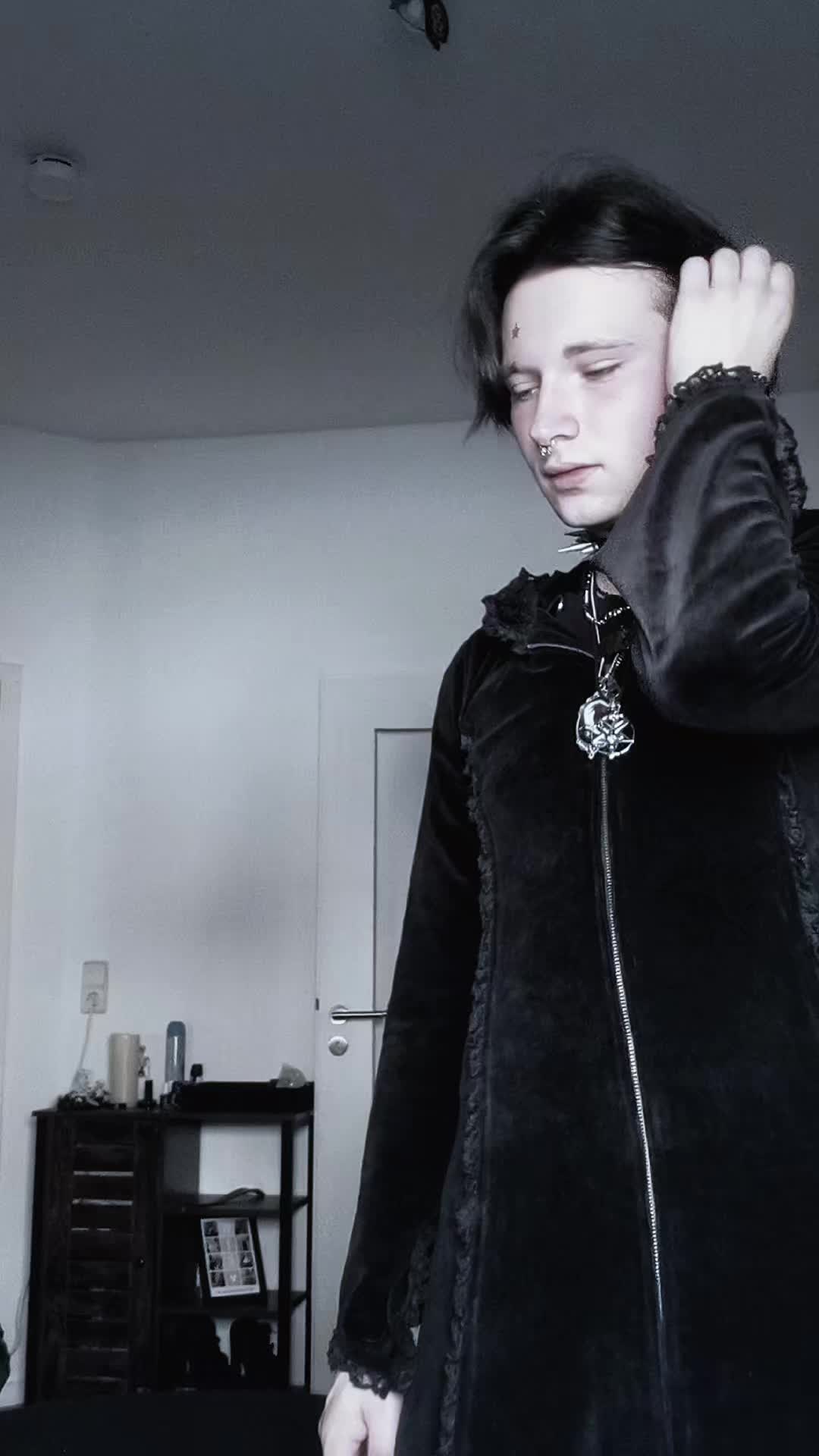 @Niklas 🖤🤘🏻