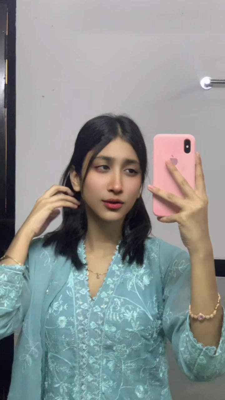 @🦋