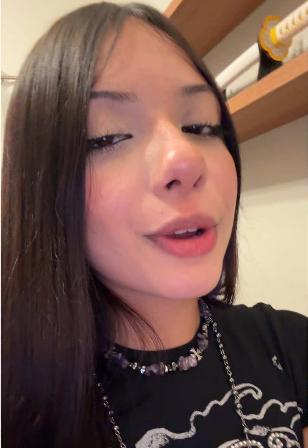@🧛🏼&zwj;♀️🦇