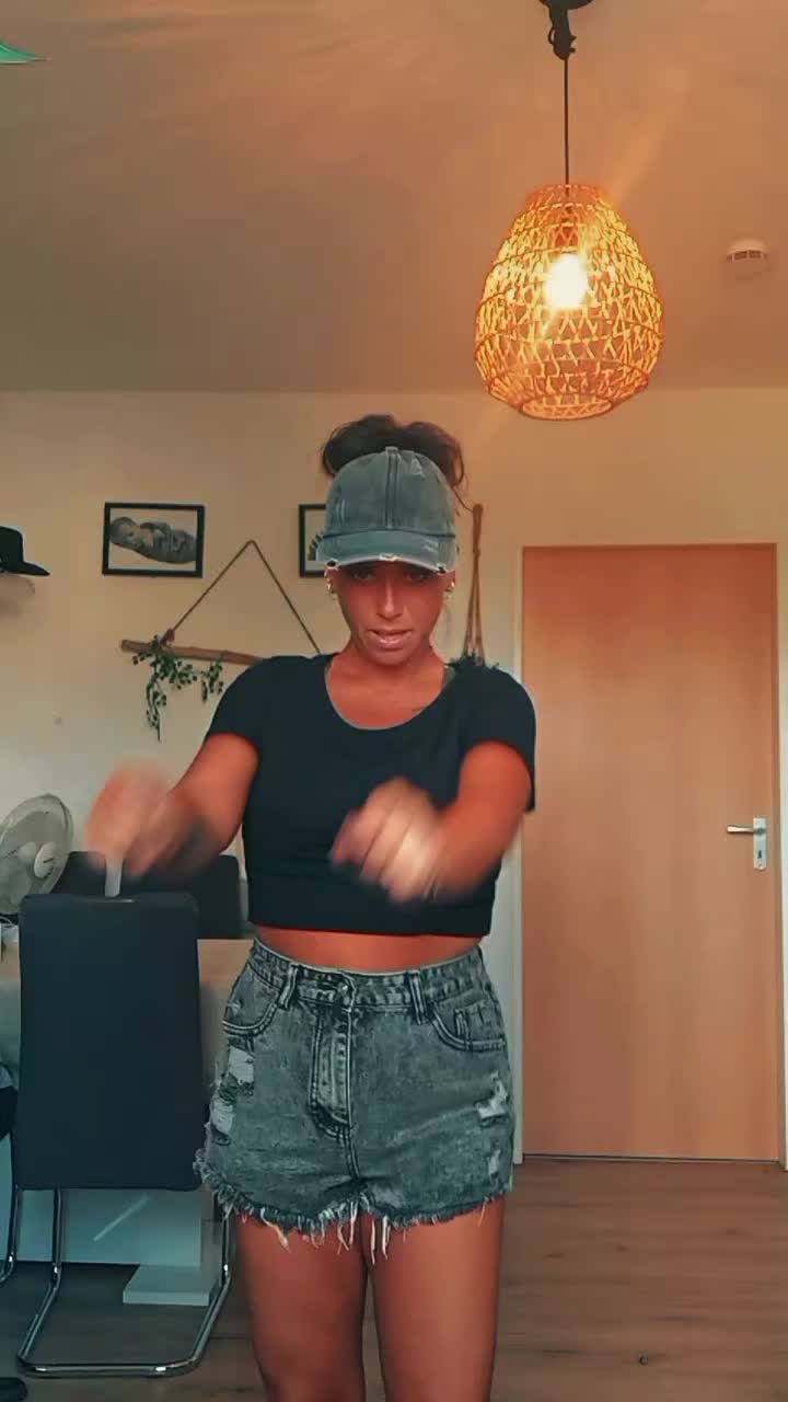 @Chrissi