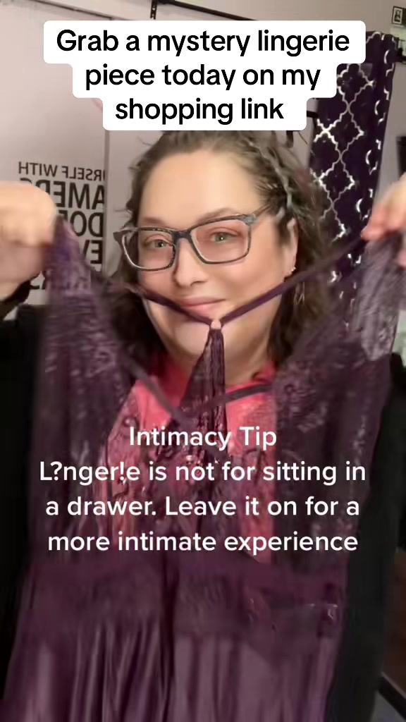 @Alyssia 🦚 Intimate Alchemy