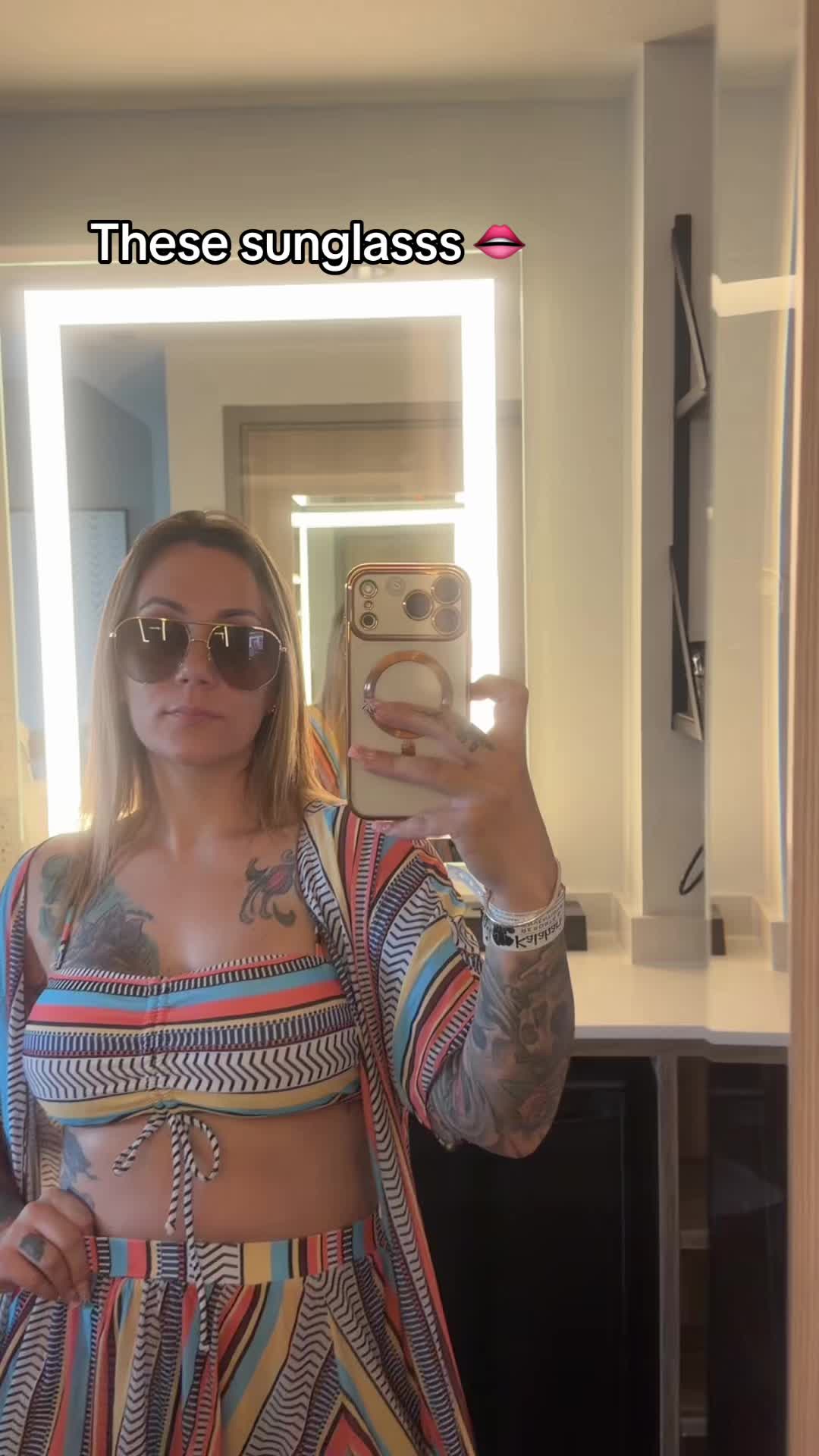 @Lizabeth_