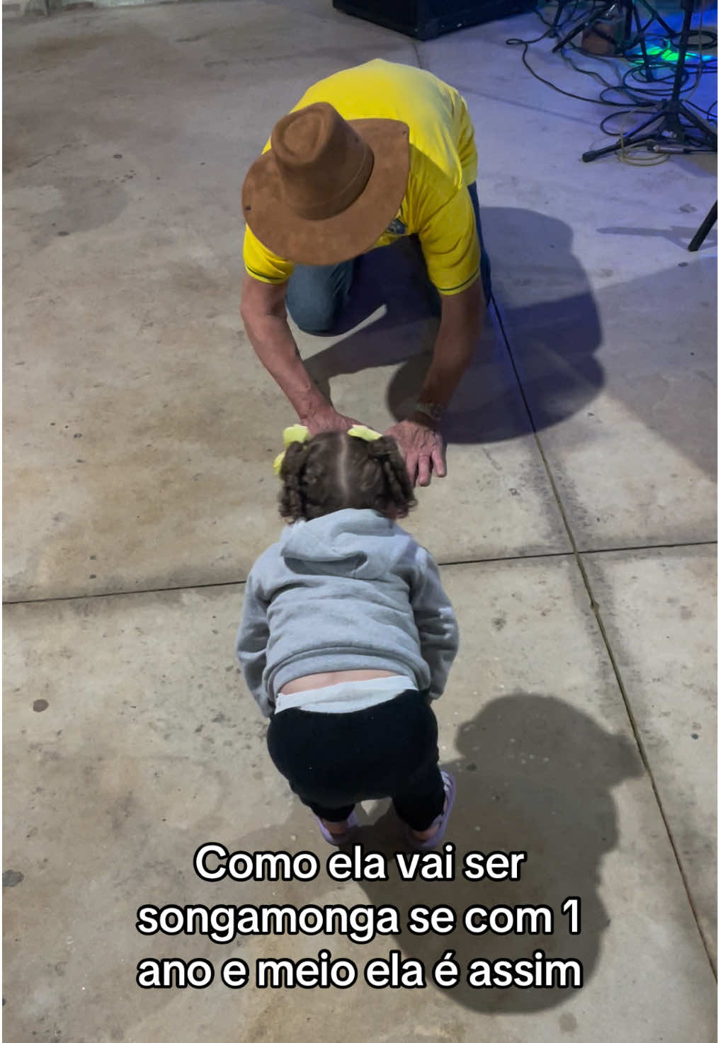 @Lavínia
