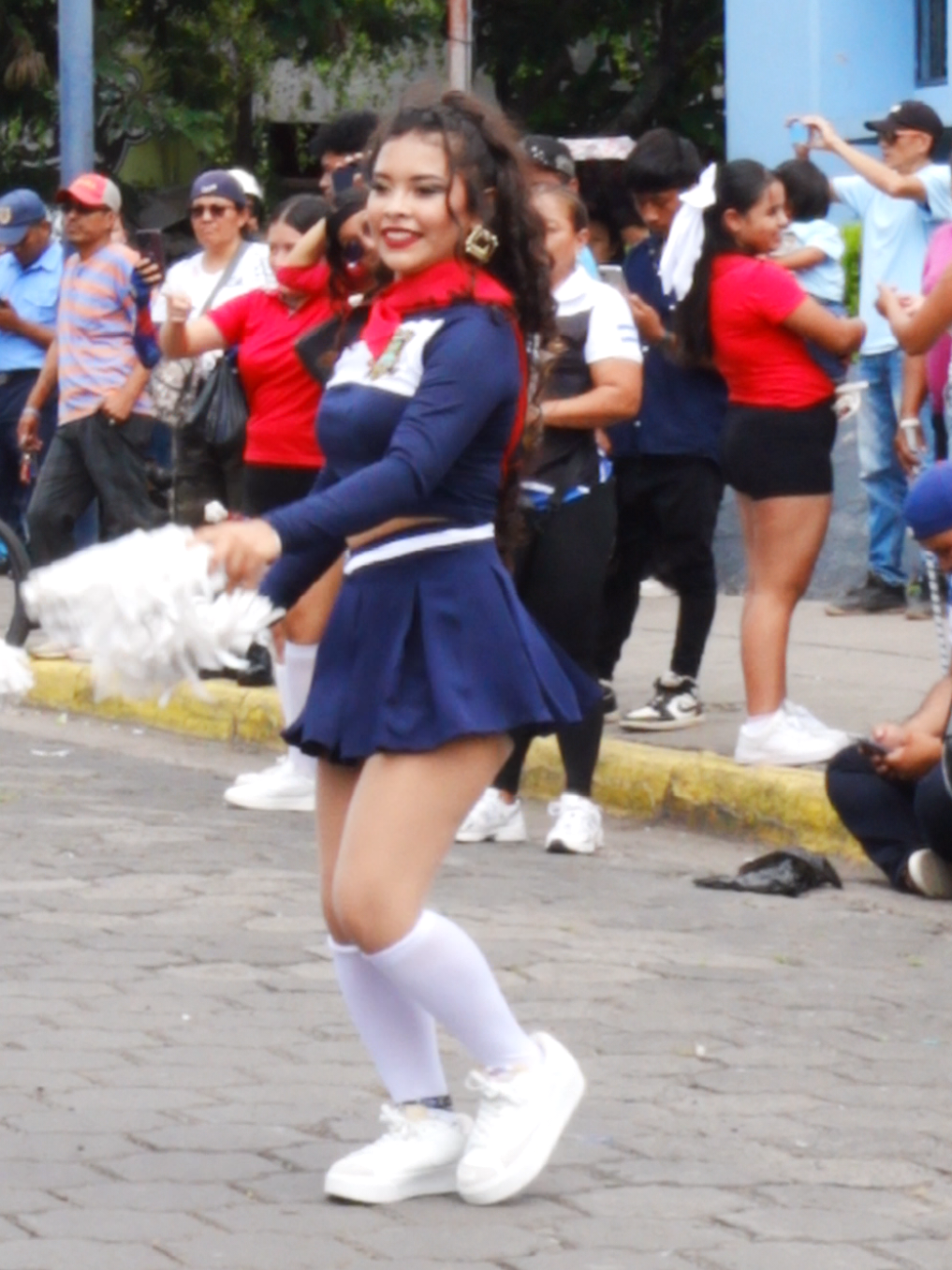 @L U I S