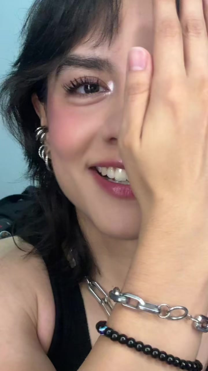 @fiona_acosta