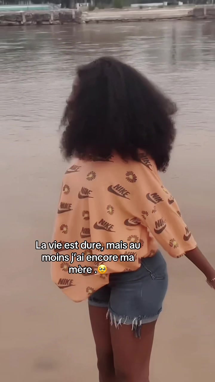 @Une fille simple ✅
