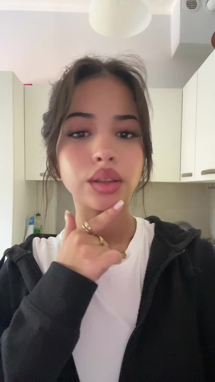 @𝓂𝒶𝓇𝒾ℯ_𝓂