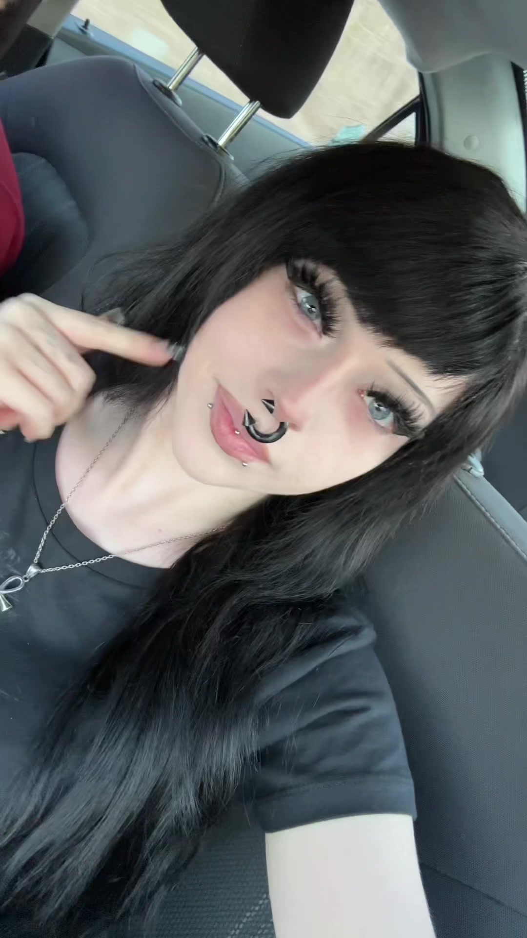 @adelais ྀིྀི