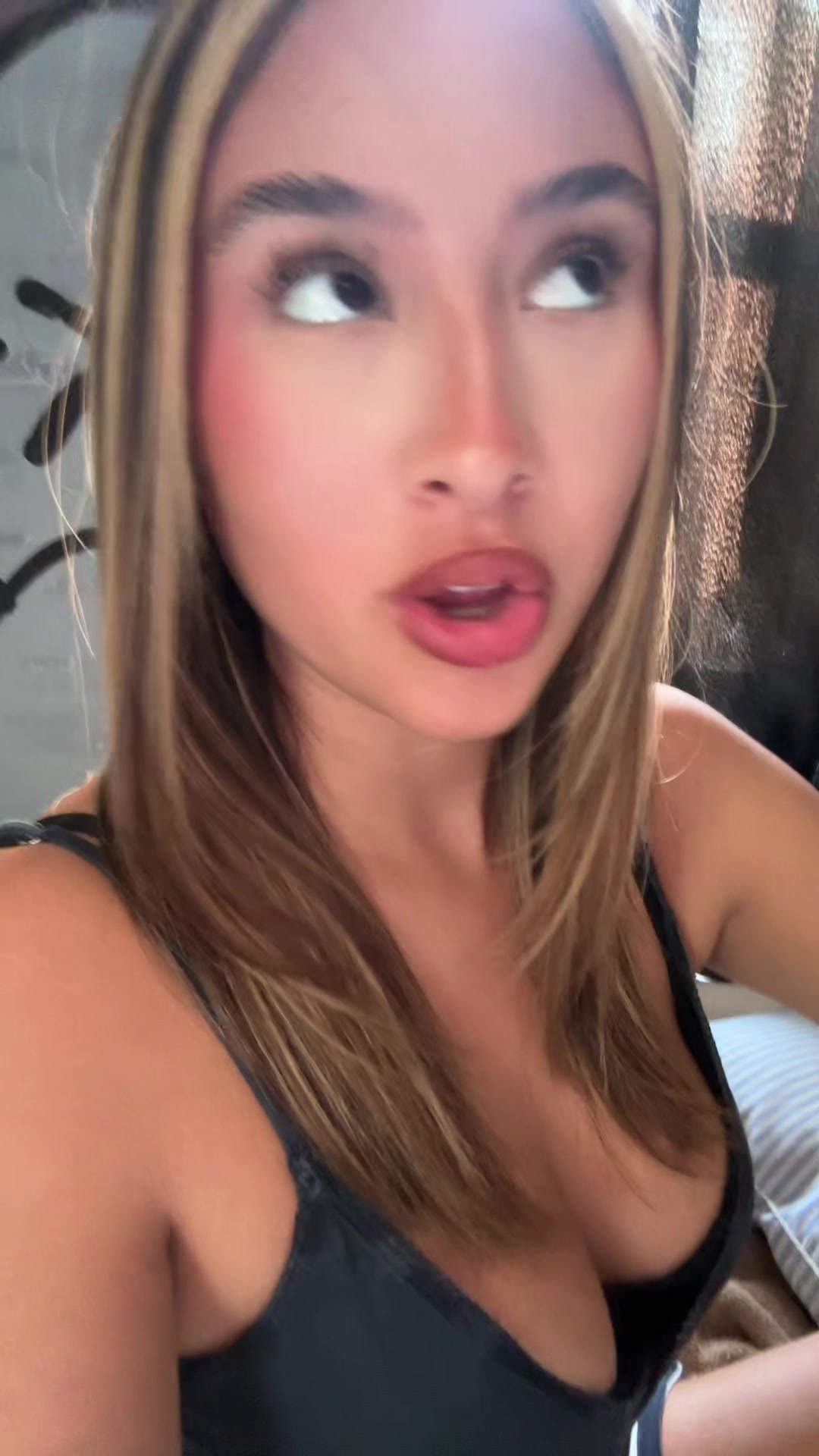 @sophielaynee