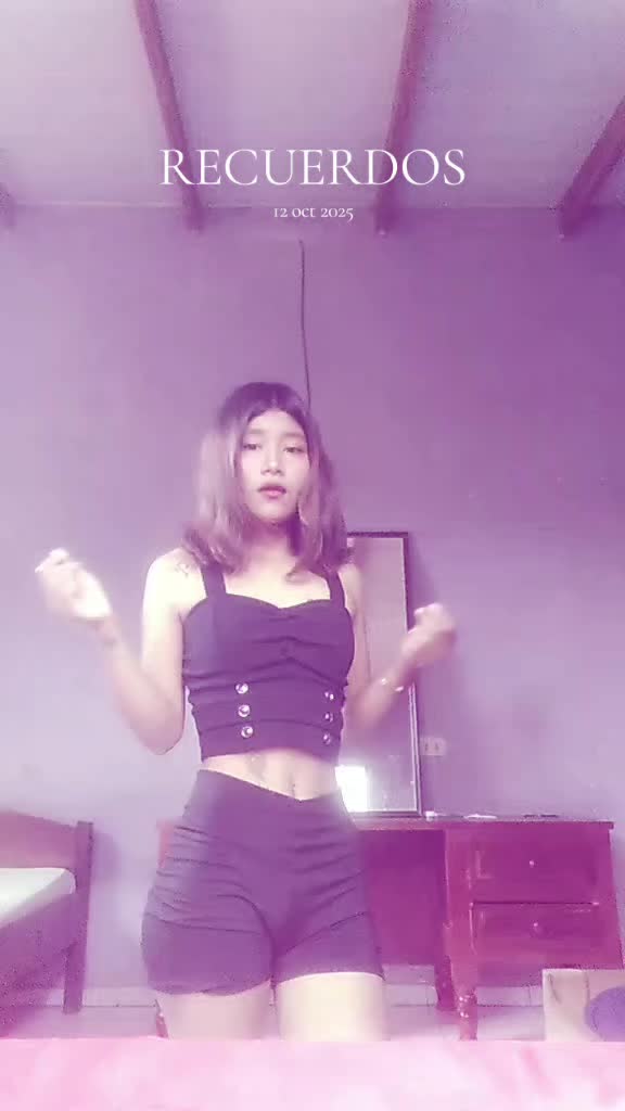 @🚶🏽♀️