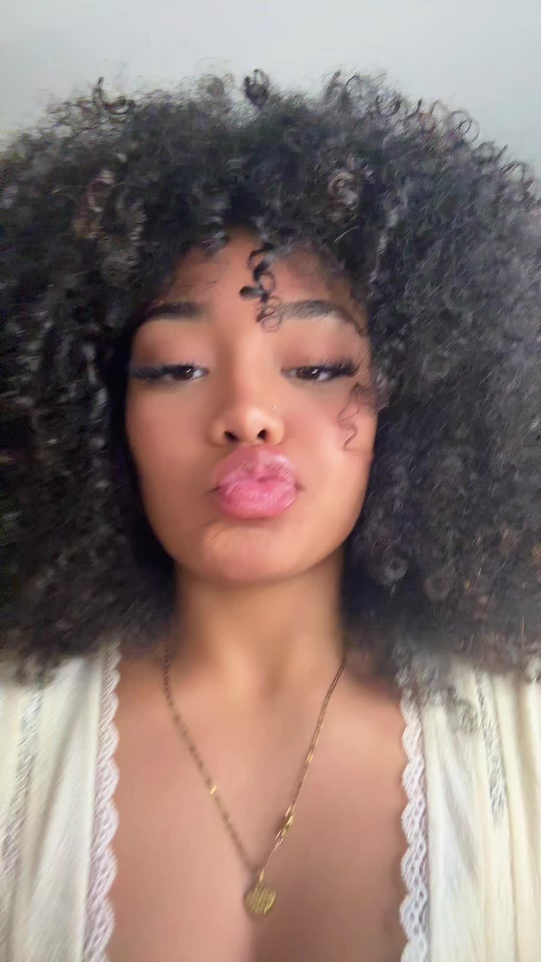 @<3😘