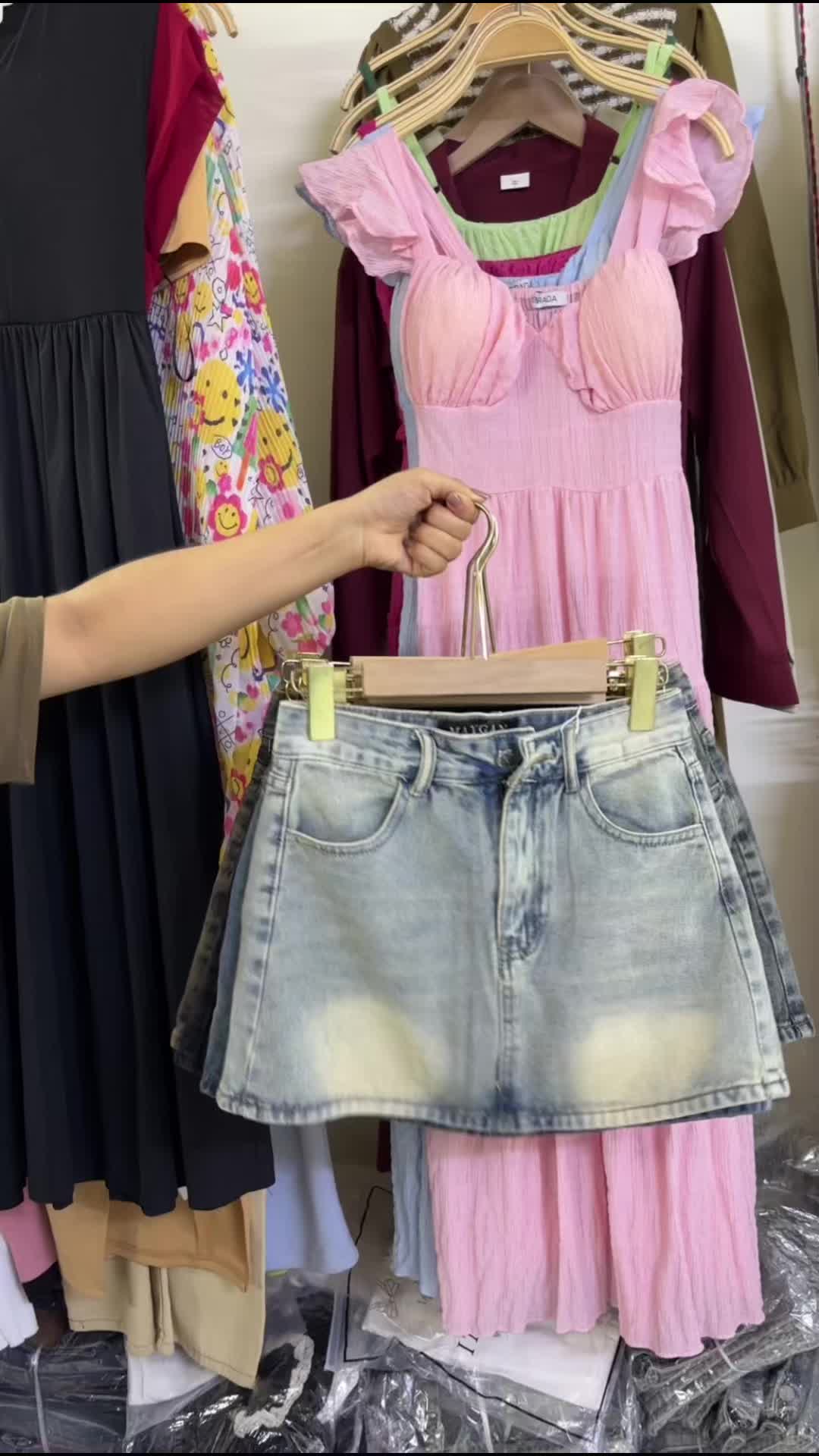 @May Fashion House