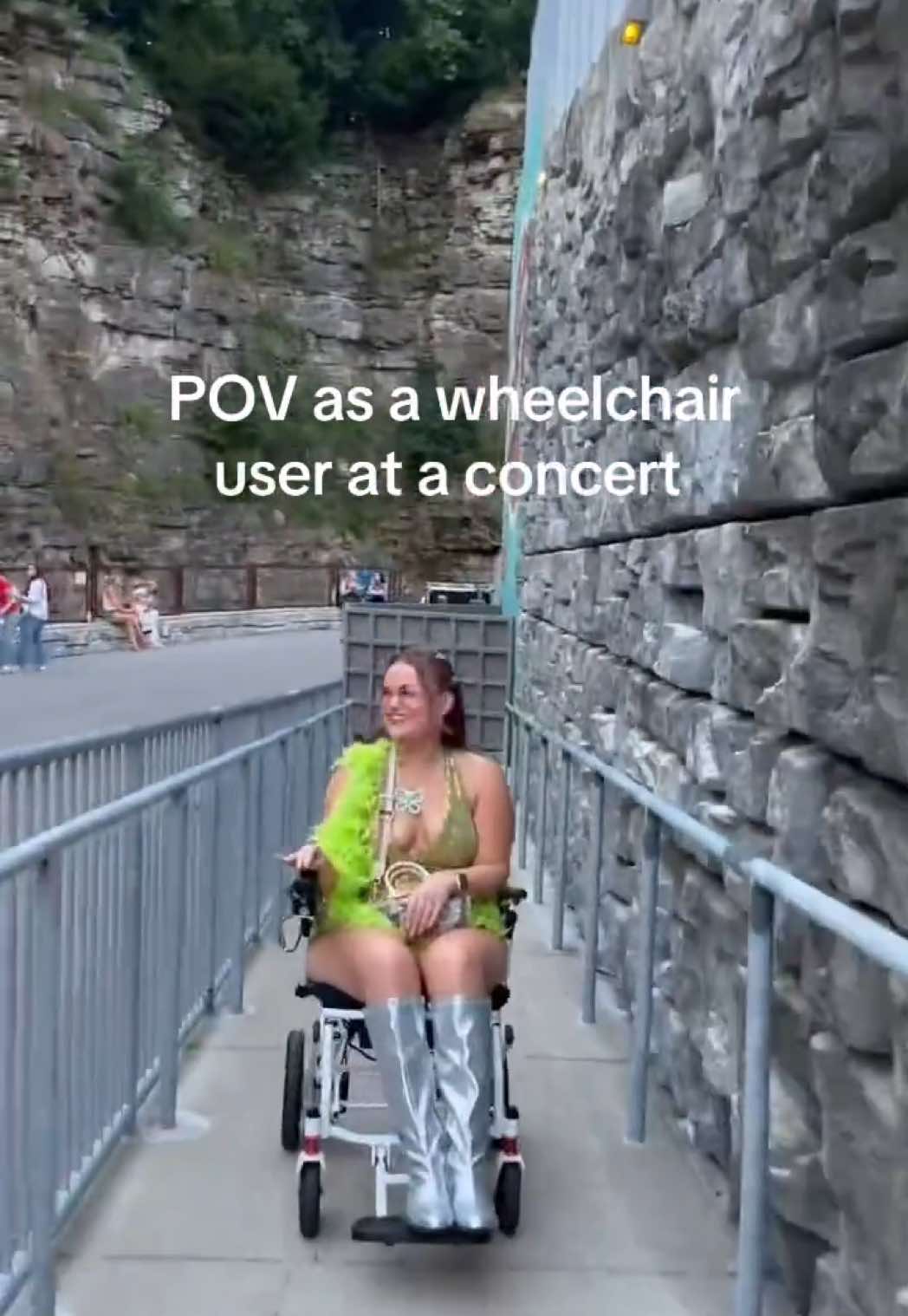 @rollingwithcarly
