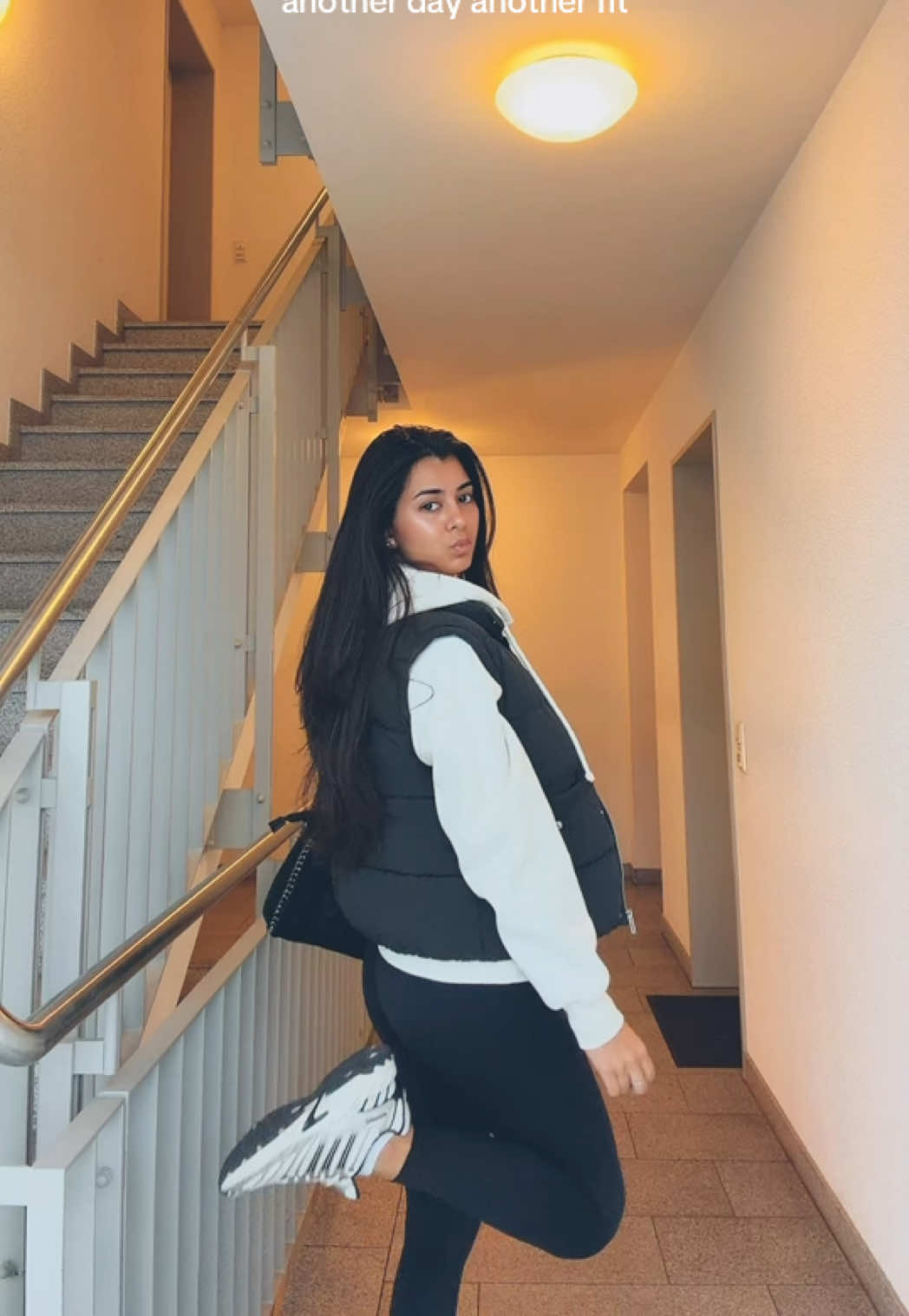 @atinaazizam