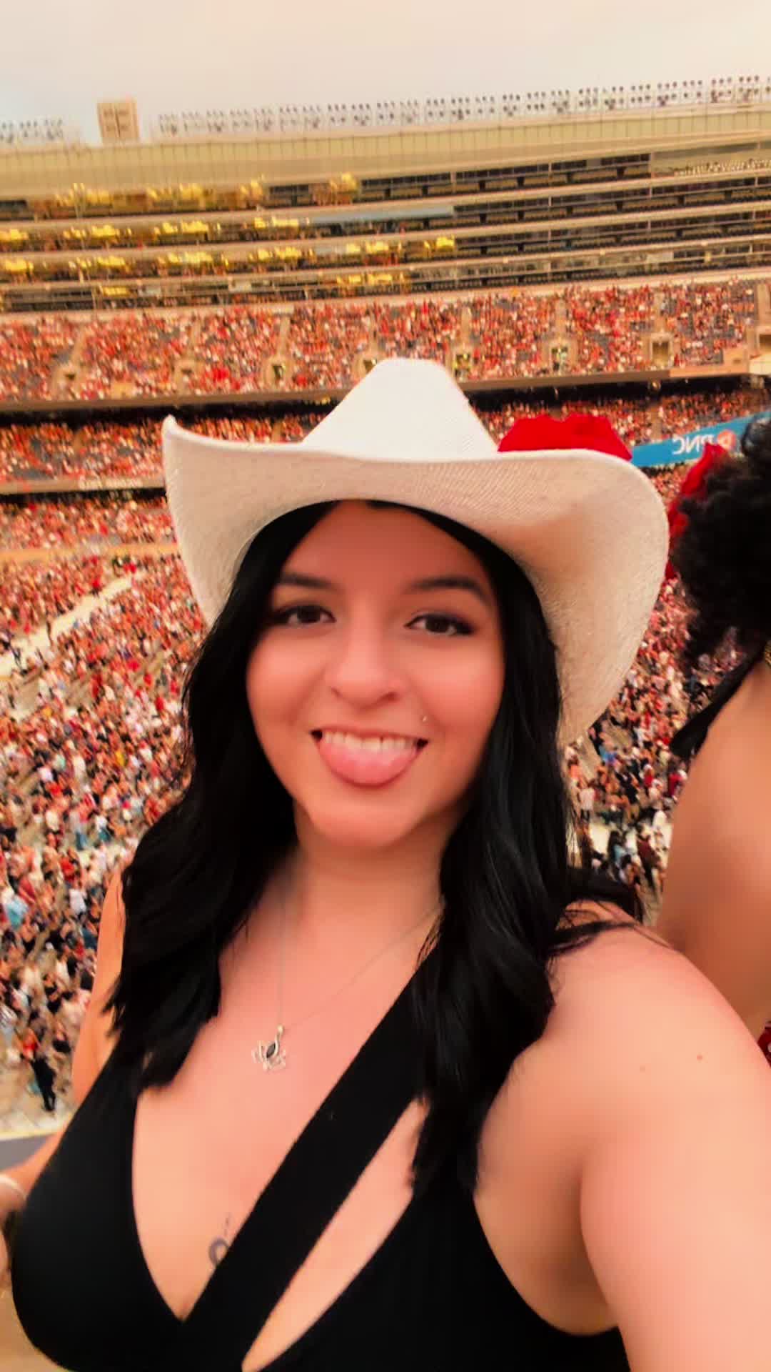 @Amy_Rene