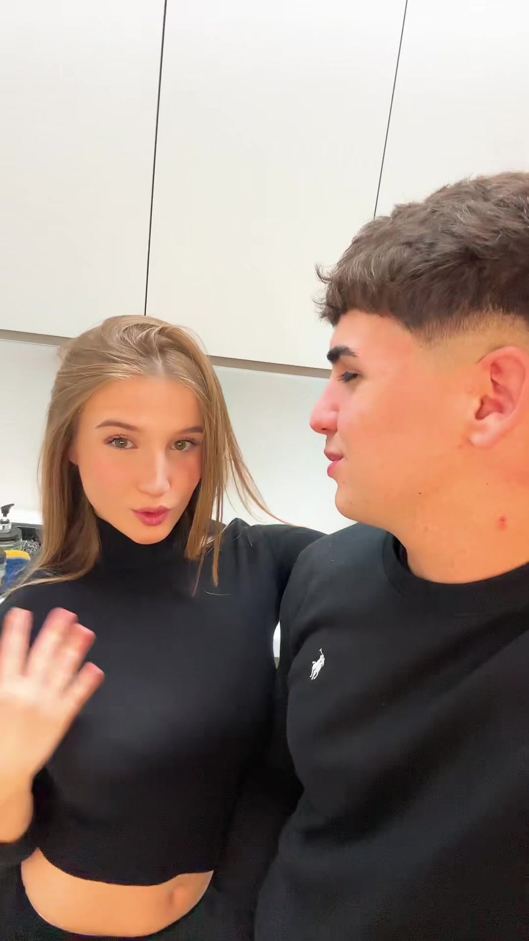 @𝑁𝑜𝑒𝑙 𝑇𝑜𝑚𝑎𝑠
