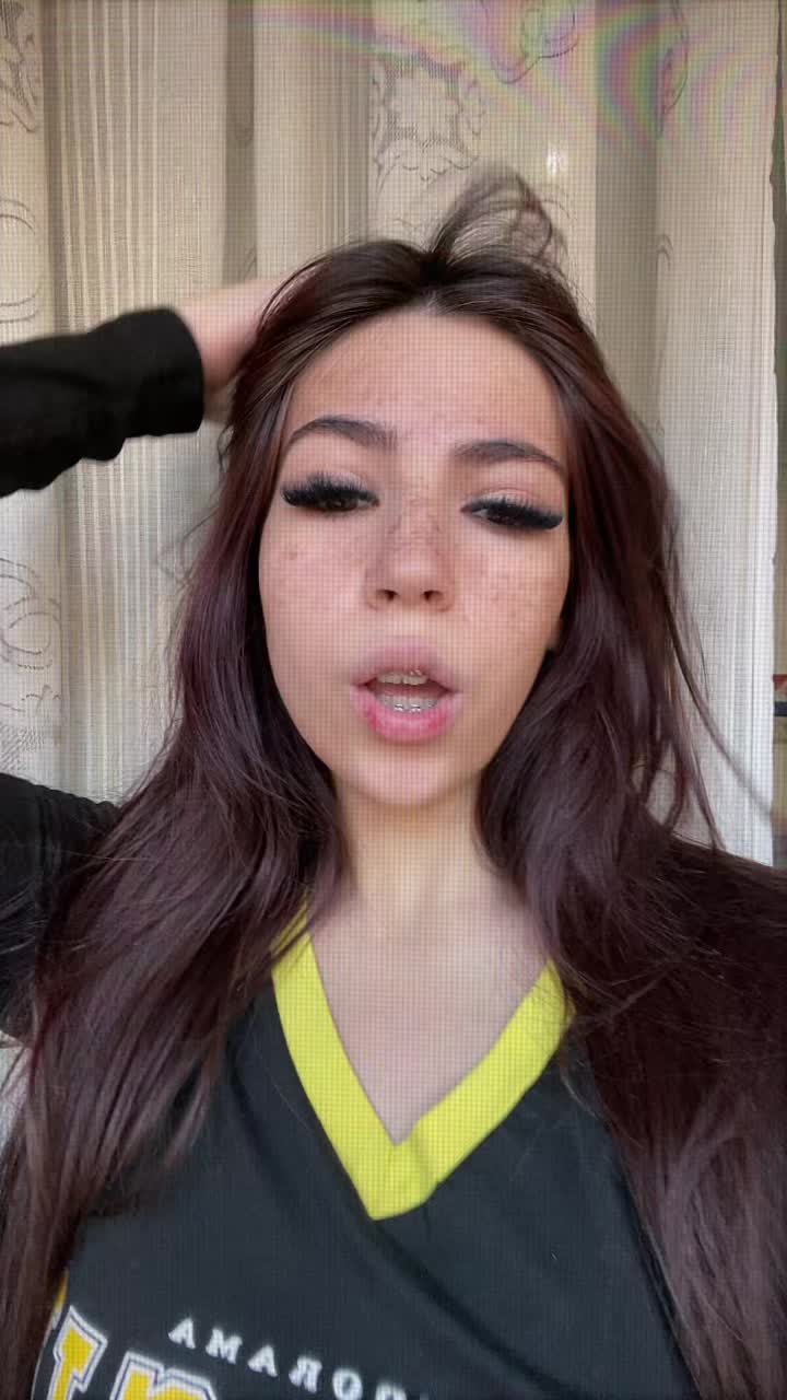 @a red🥰🍒🍒