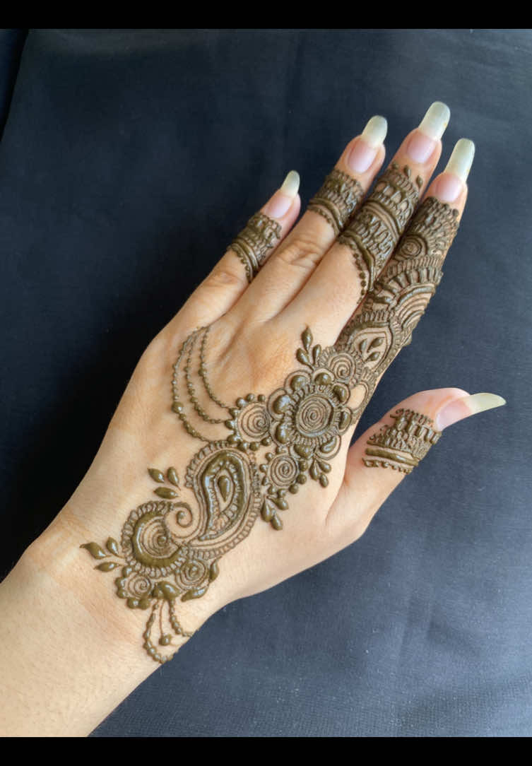 @Afifa_henna