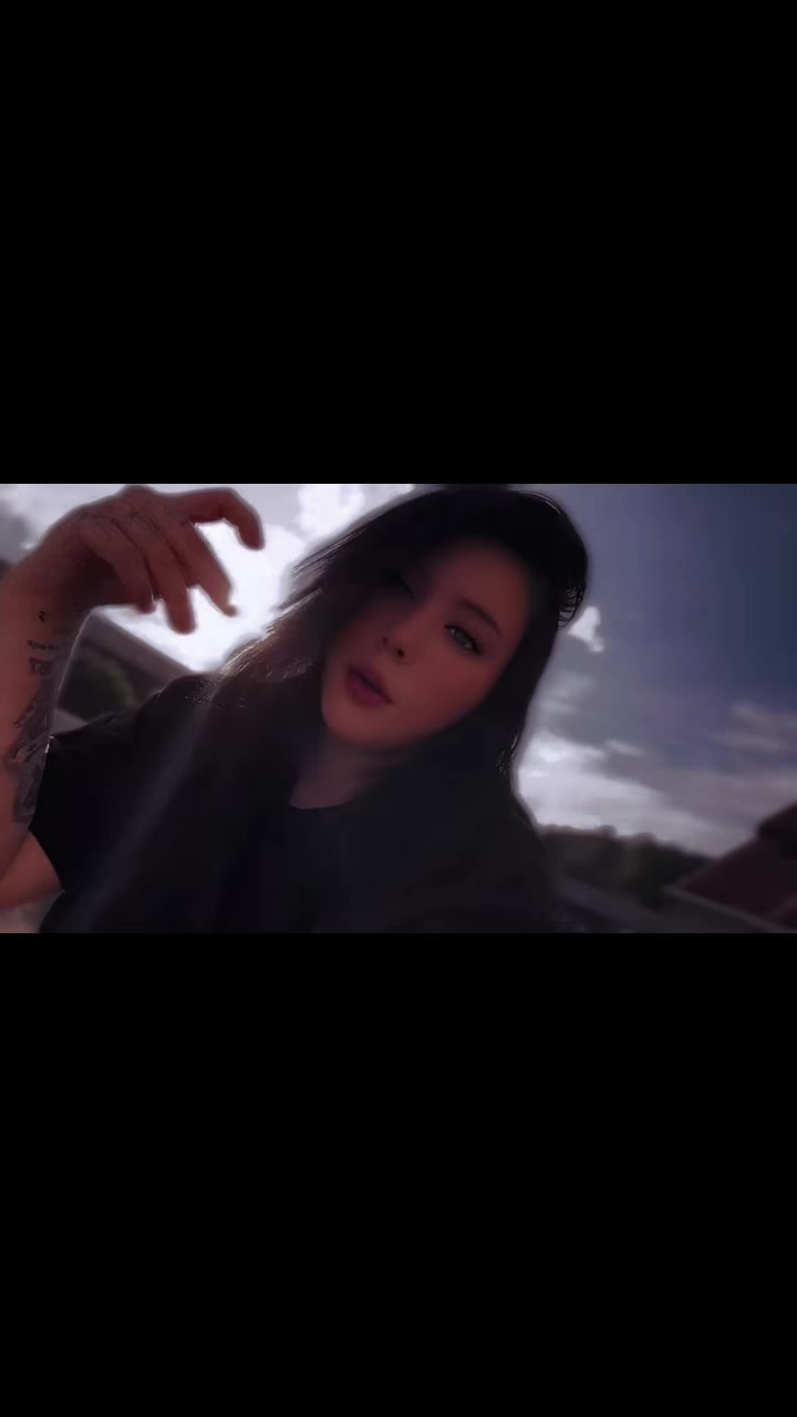 @mxllyXVIII