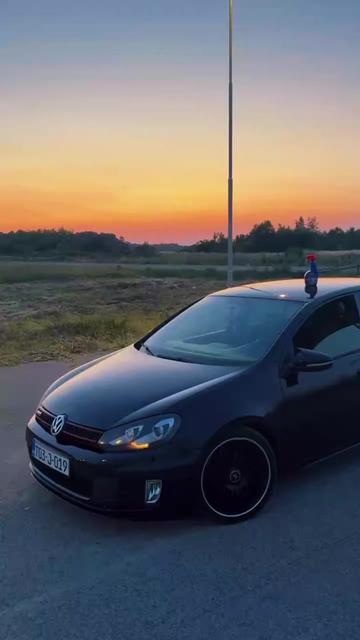 @revvedcars