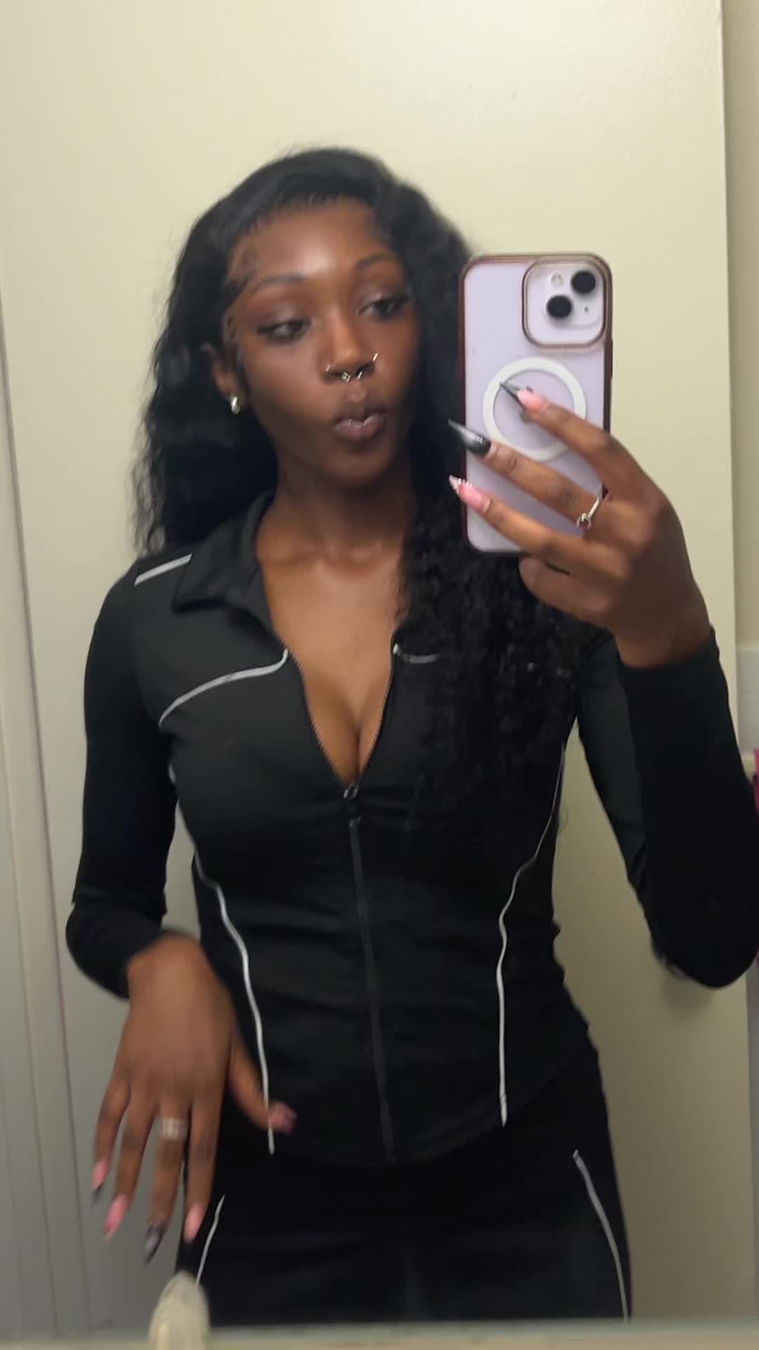 @thatsexyleogirl_