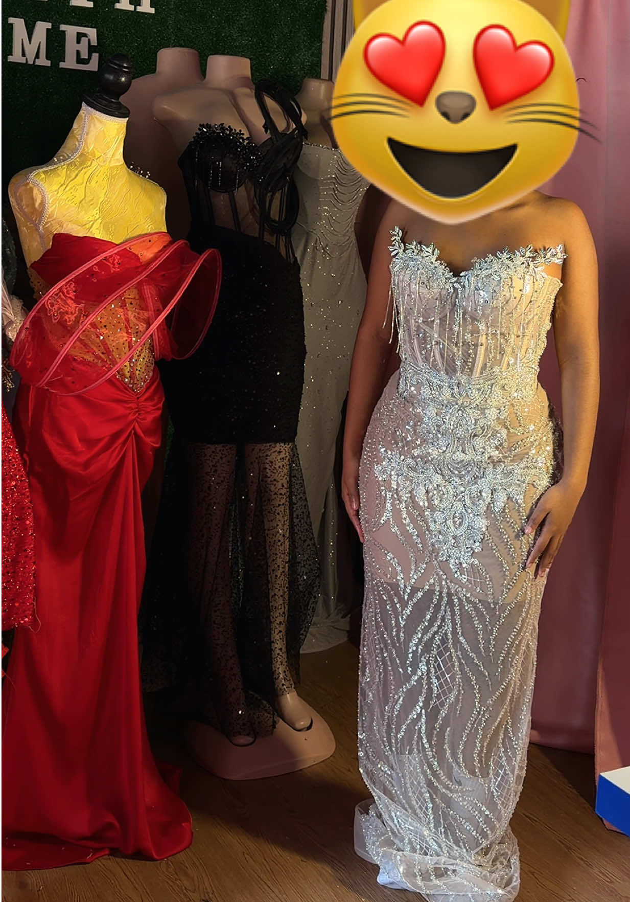 @dresswithme_sm