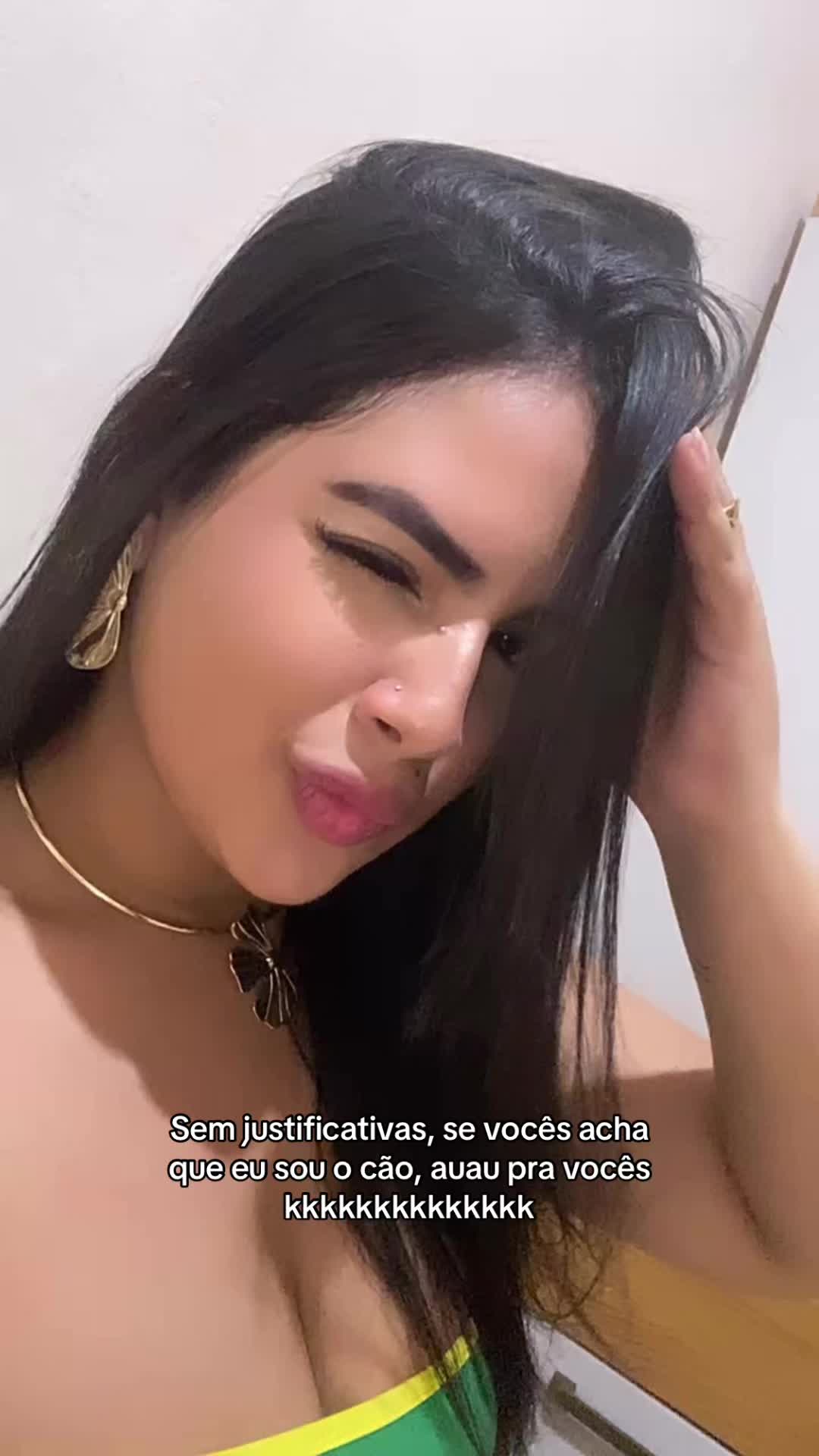 @_anafalcc