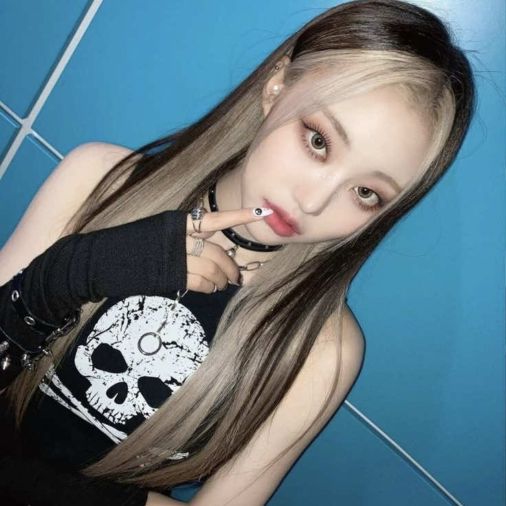 @「𝒞𝓁ℯ𝓂&rsquo; ୨୧」💜🩵