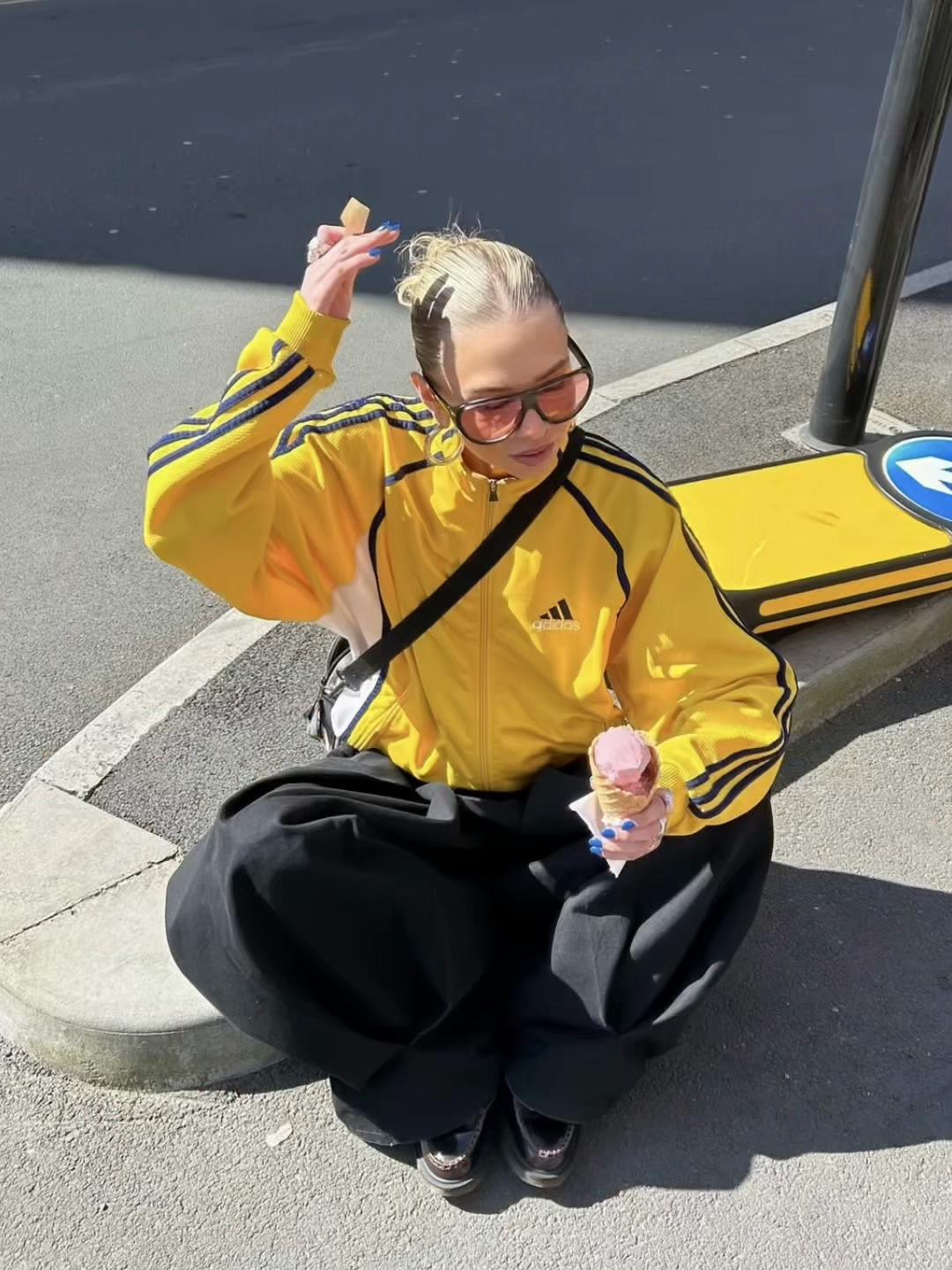 @kiisinia