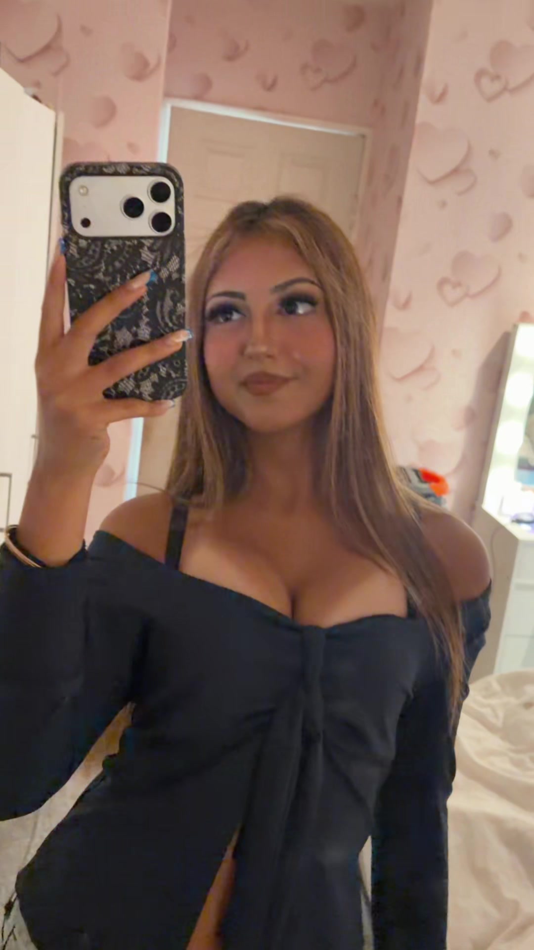 @𝓮.