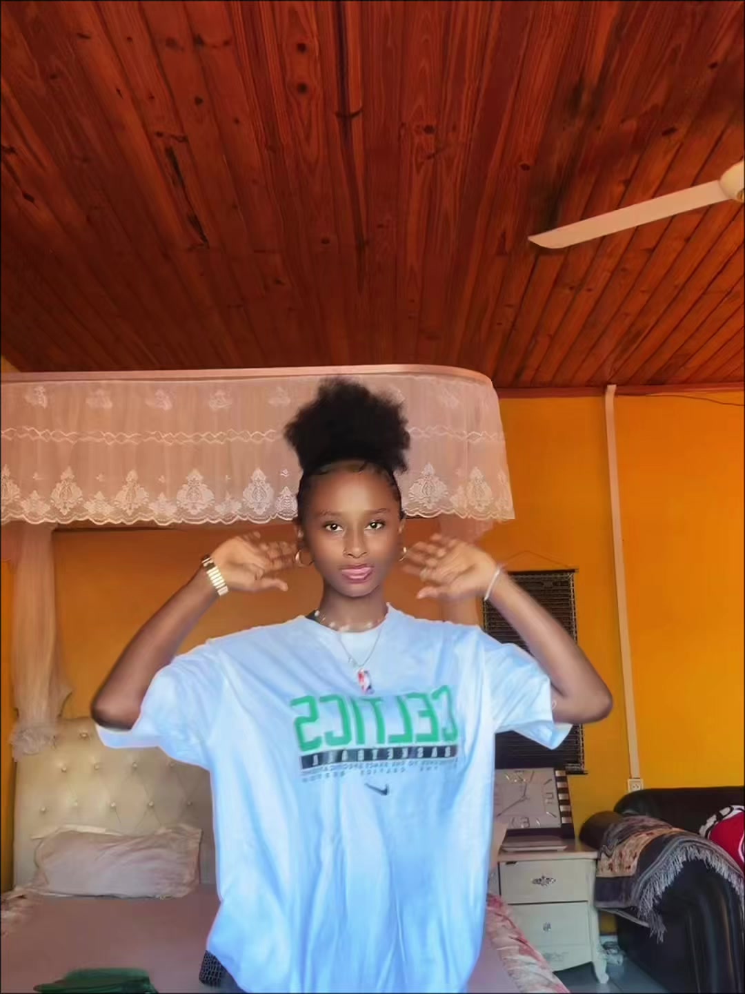 @Chacha🦋~💗🇲🇬