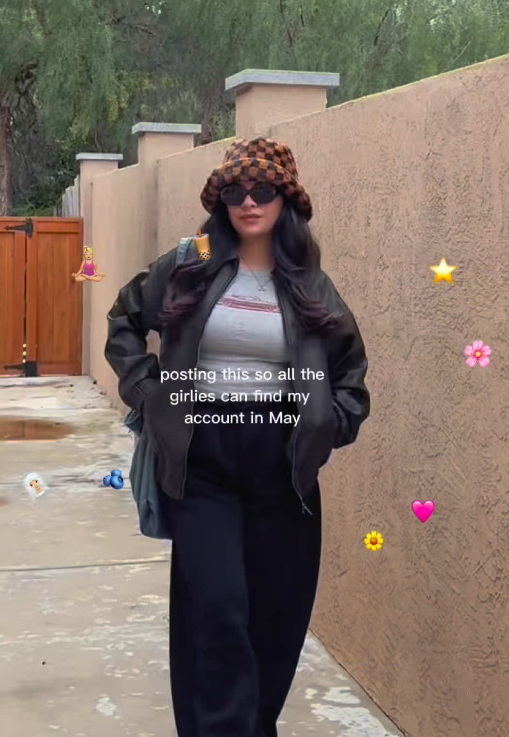 @april | mommy + nail tech