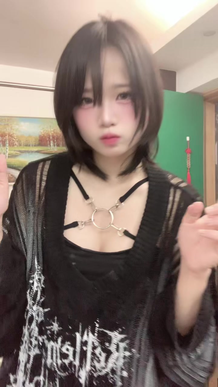@玥
