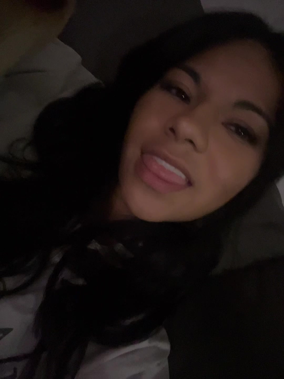 @𝕬𝖓𝖆
