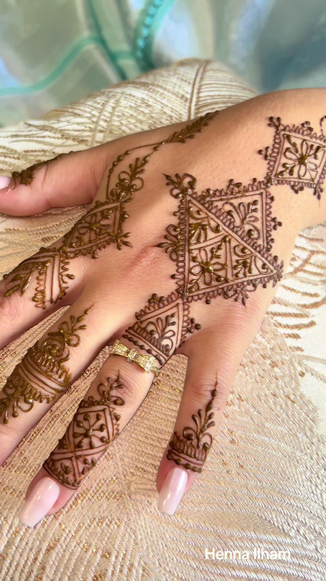 @Henna Ilham