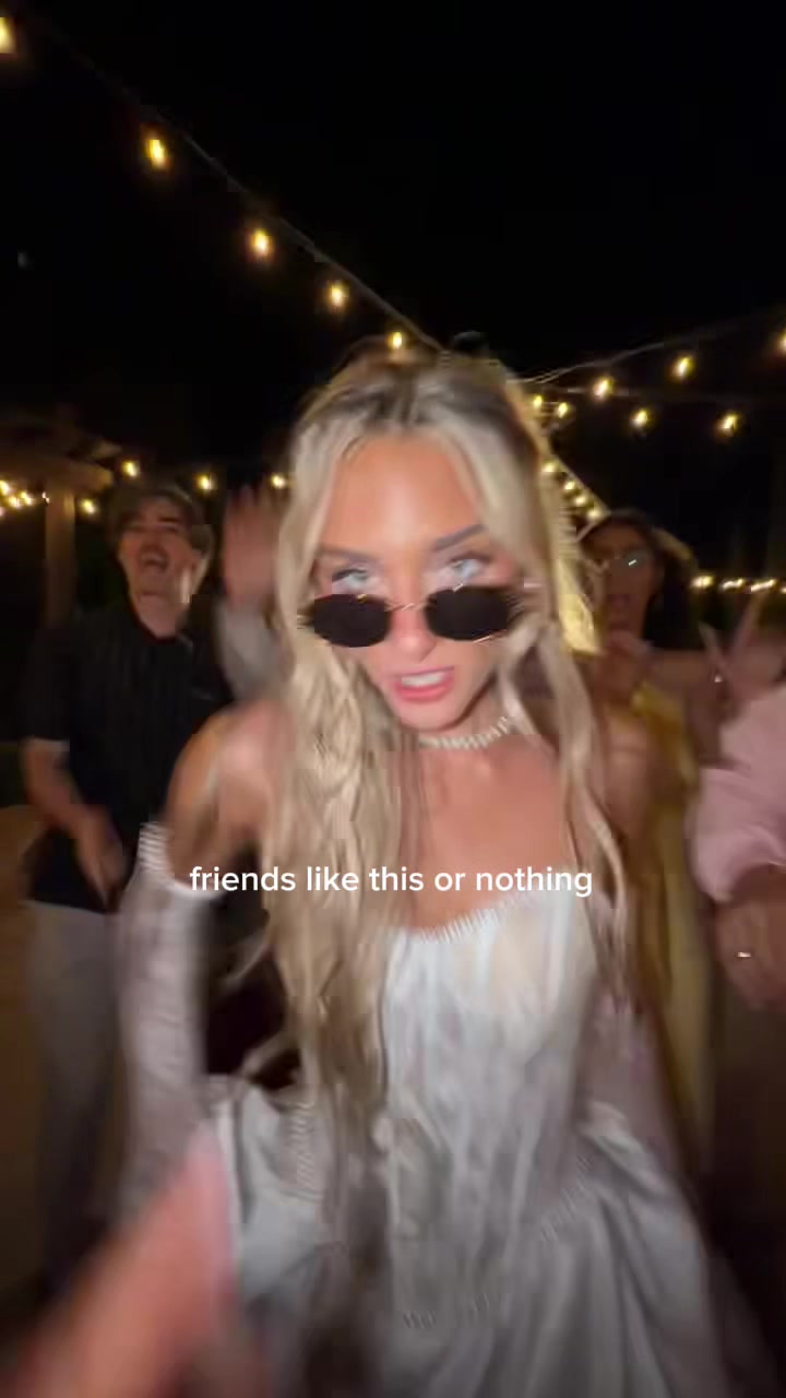 @AVERY RODRIGUEZ 🌺