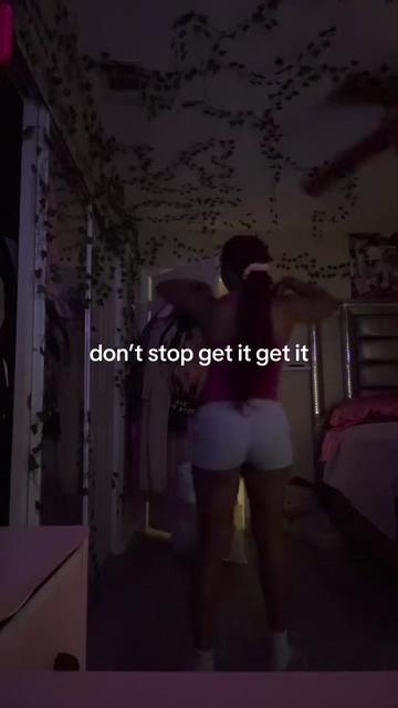 @SkylarRae🎀