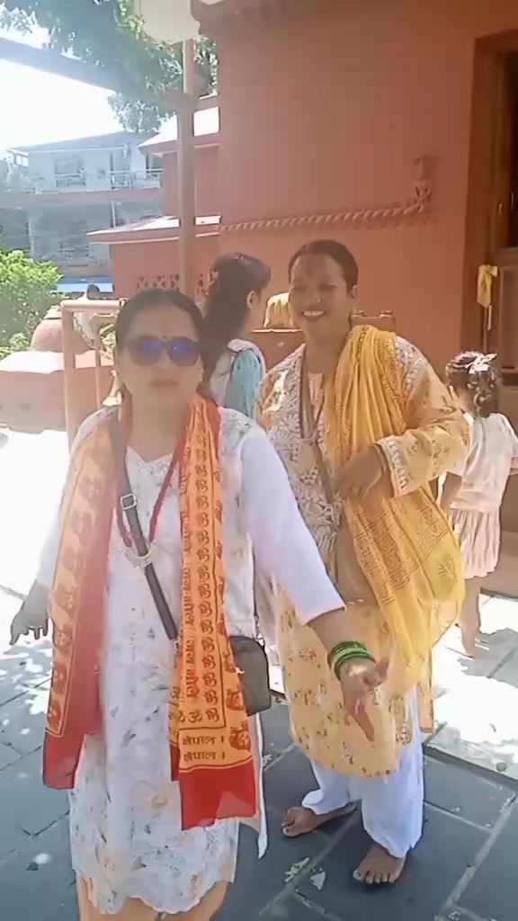 @सुमित्रा बास्तोला