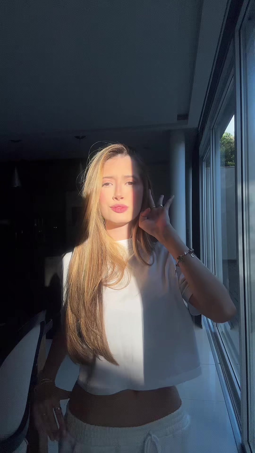@laura