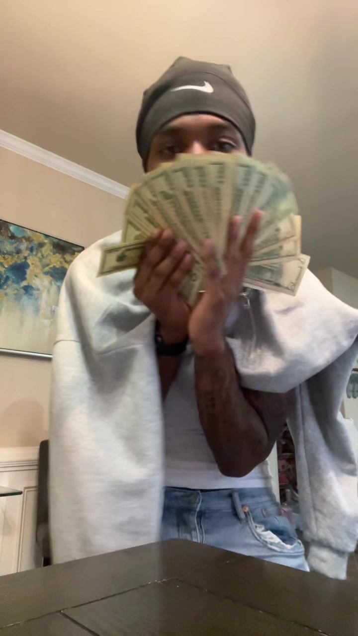 @🏃🏾💵