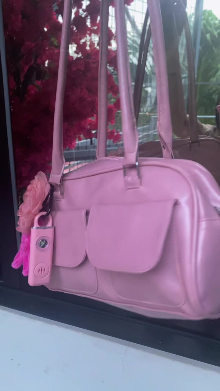 @karelluson.shop