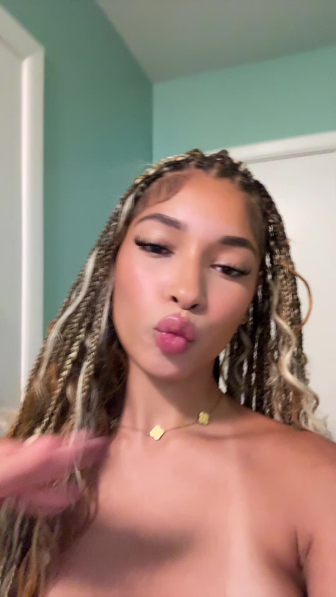 @aravely_