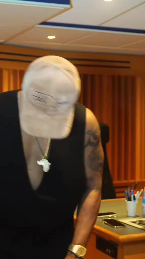 @Fally fans