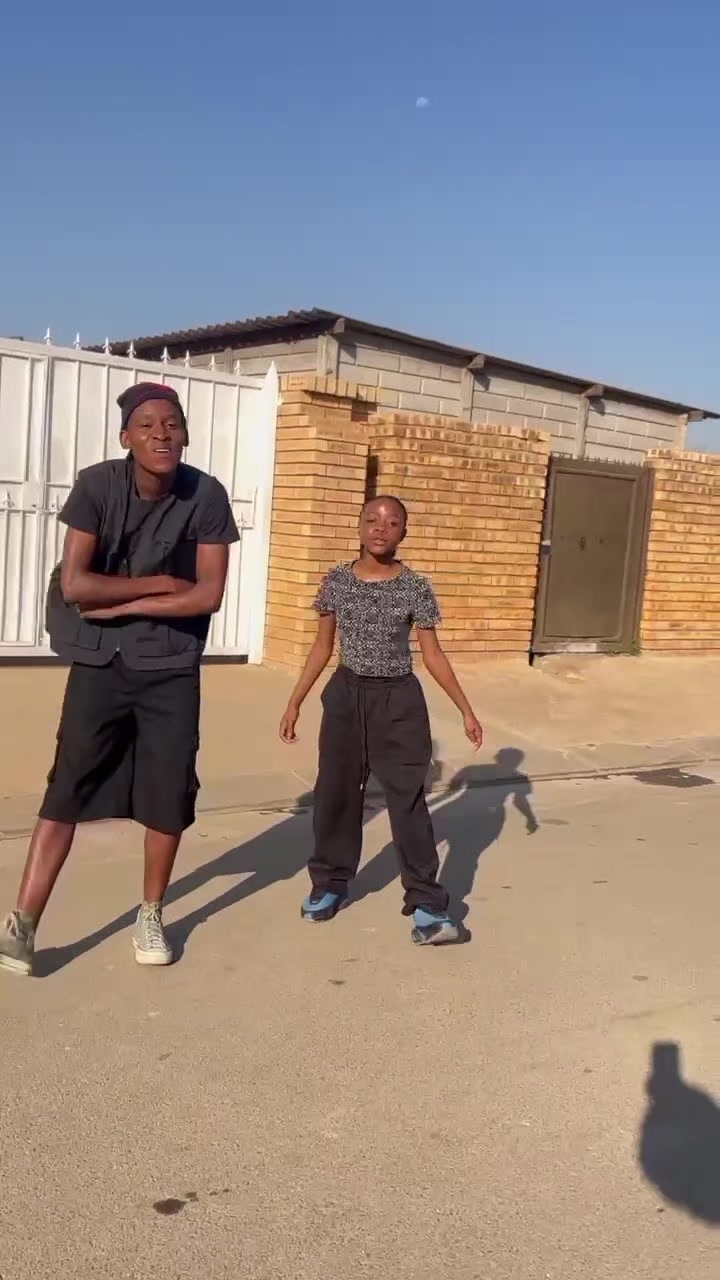@Fefe Masigo🇿🇦